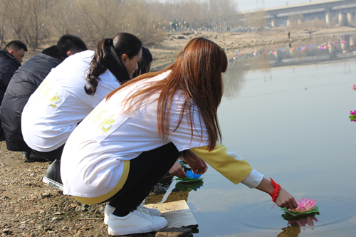 沈阳:长白苑社区开展清明节文明祭祀活动