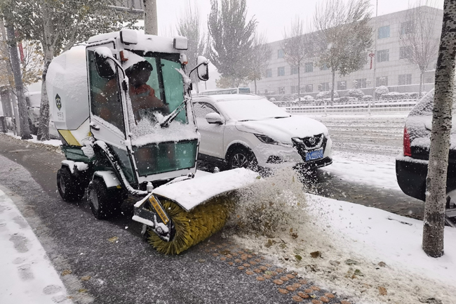 應對強降雪 沈陽市1.3萬名環衛工人晝夜奮戰守護出行【4】