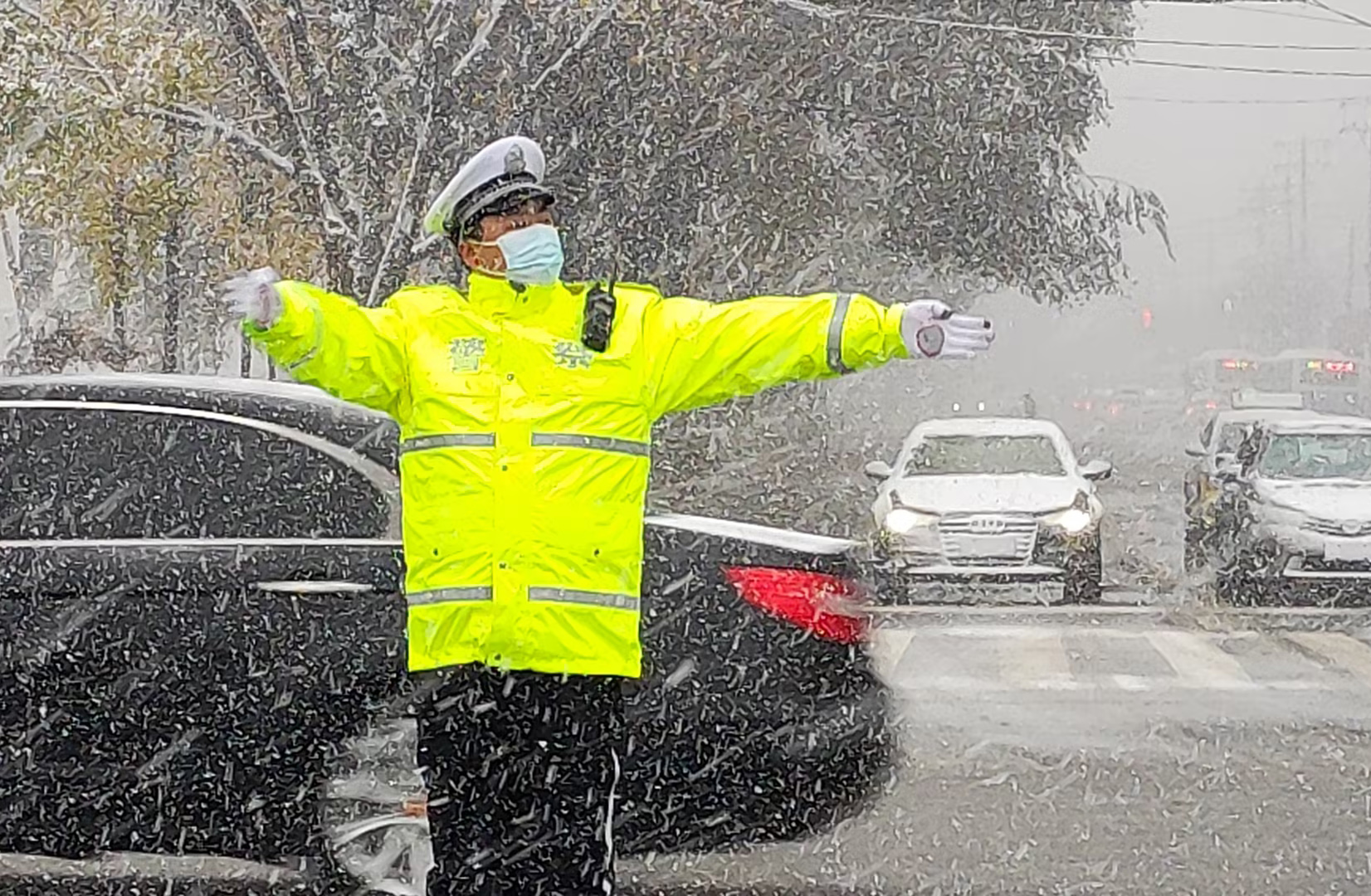 雨雪中堅守 沈陽交警守護市民平安出行