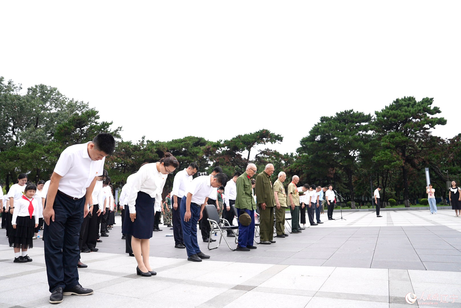 抗美援朝戰爭勝利71周年祭英烈活動現場。人民網記者 邱宇哲攝