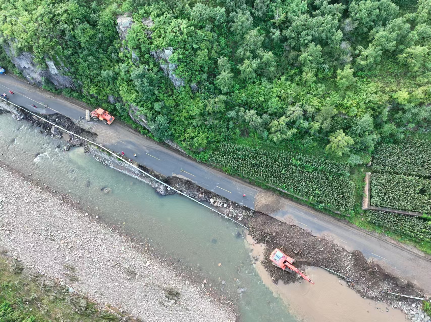 修复路基、疏通河道，绥中县加碑岩乡水毁道路陆续抢通【2】