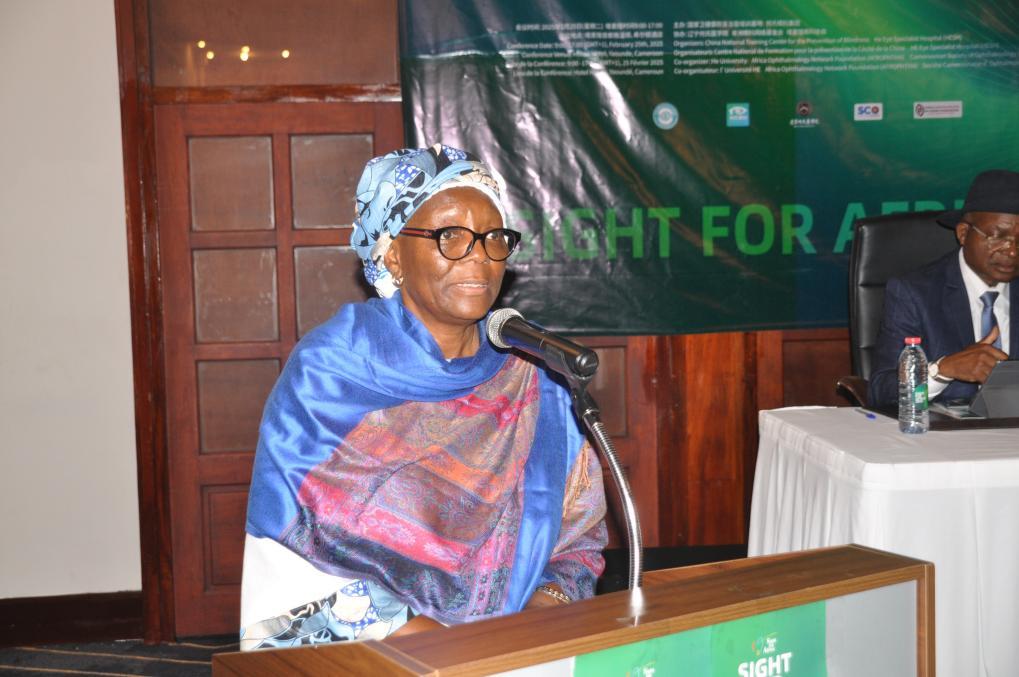 雅温得总医院眼科主任Assumpta Bella教授介绍了《喀麦隆防盲负担现状》