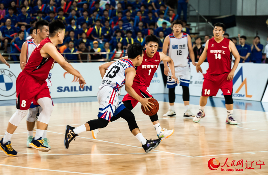 沈陽鐵西“廠BA”收官，“工味”對決燃爆今夏。人民網記者 邱宇哲攝