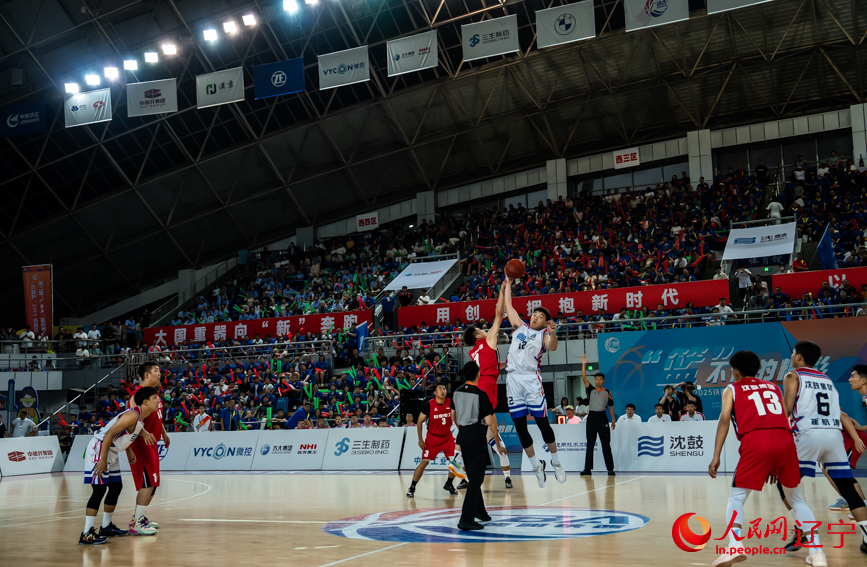 沈陽鐵西“廠BA”收官，“工味”對決燃爆今夏。人民網記者 邱宇哲攝