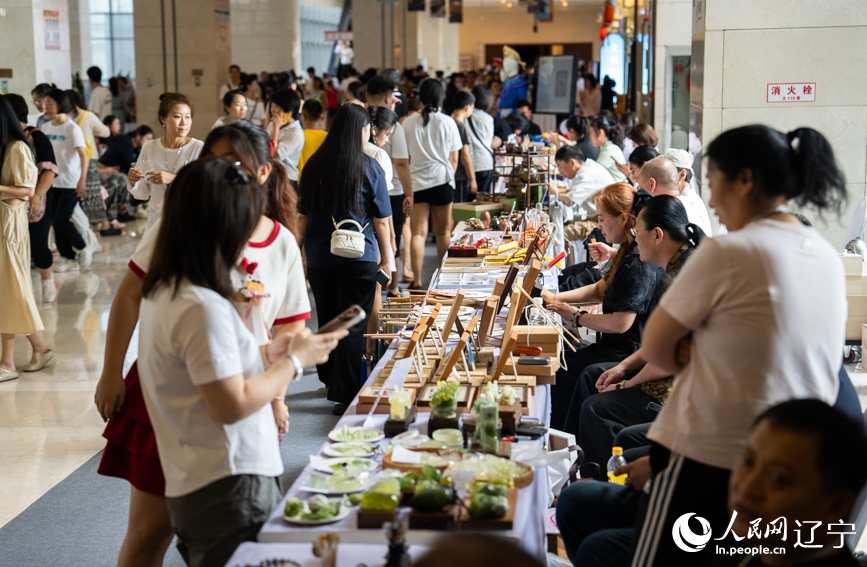 2025辽宁省非遗夏季博览会现场。人民网记者 邱宇哲摄