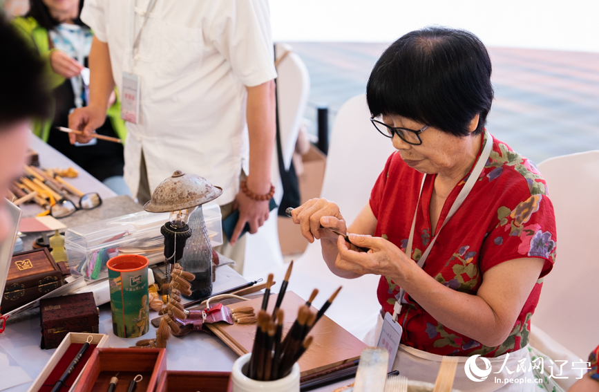 2025辽宁省非遗夏季博览会现场。人民网记者 邱宇哲摄