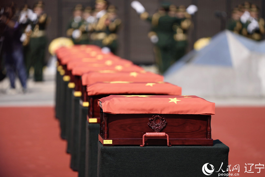 【组图】第十二批在韩中国人民志愿军烈士遗骸安葬仪式在沈阳举行【2】