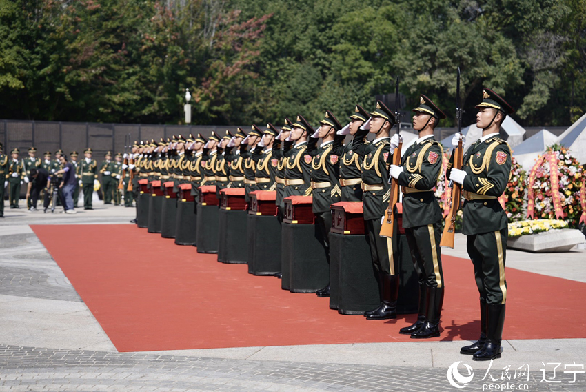 【组图】第十二批在韩中国人民志愿军烈士遗骸安葬仪式在沈阳举行【7】