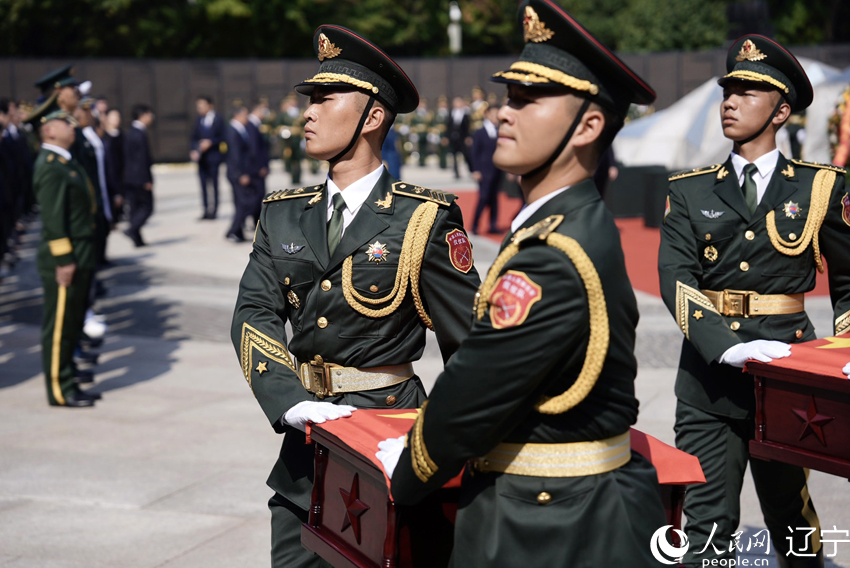 【组图】第十二批在韩中国人民志愿军烈士遗骸安葬仪式在沈阳举行【9】