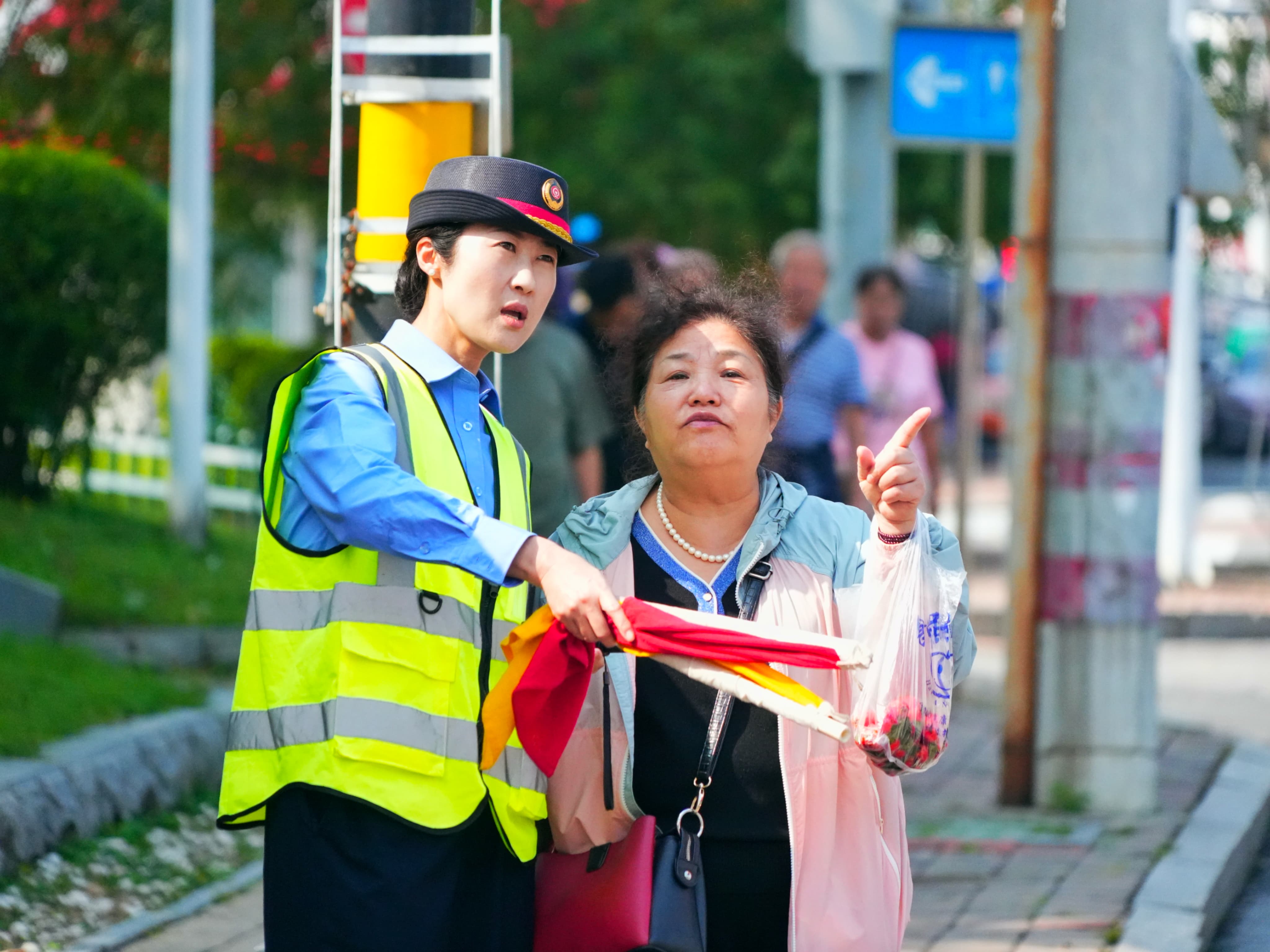 國慶假期的道口“安全哨”【4】