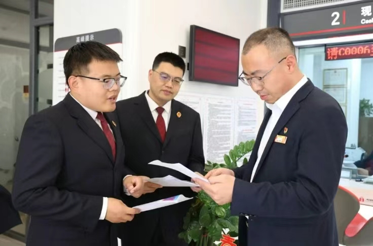 朝阳市检察院检察官送法上门服务企业。资料图片