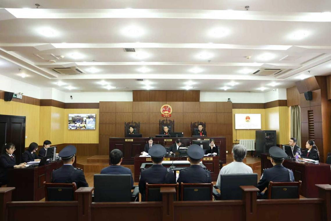 大连海事法院开庭审理首起海上交通肇事涉外刑事案件,大连海事法院院长张国全担任审判长。