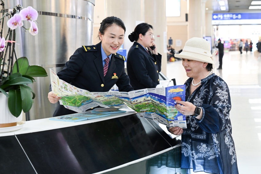 国铁沈阳局优质服务助力旅客“五一”顺畅出行