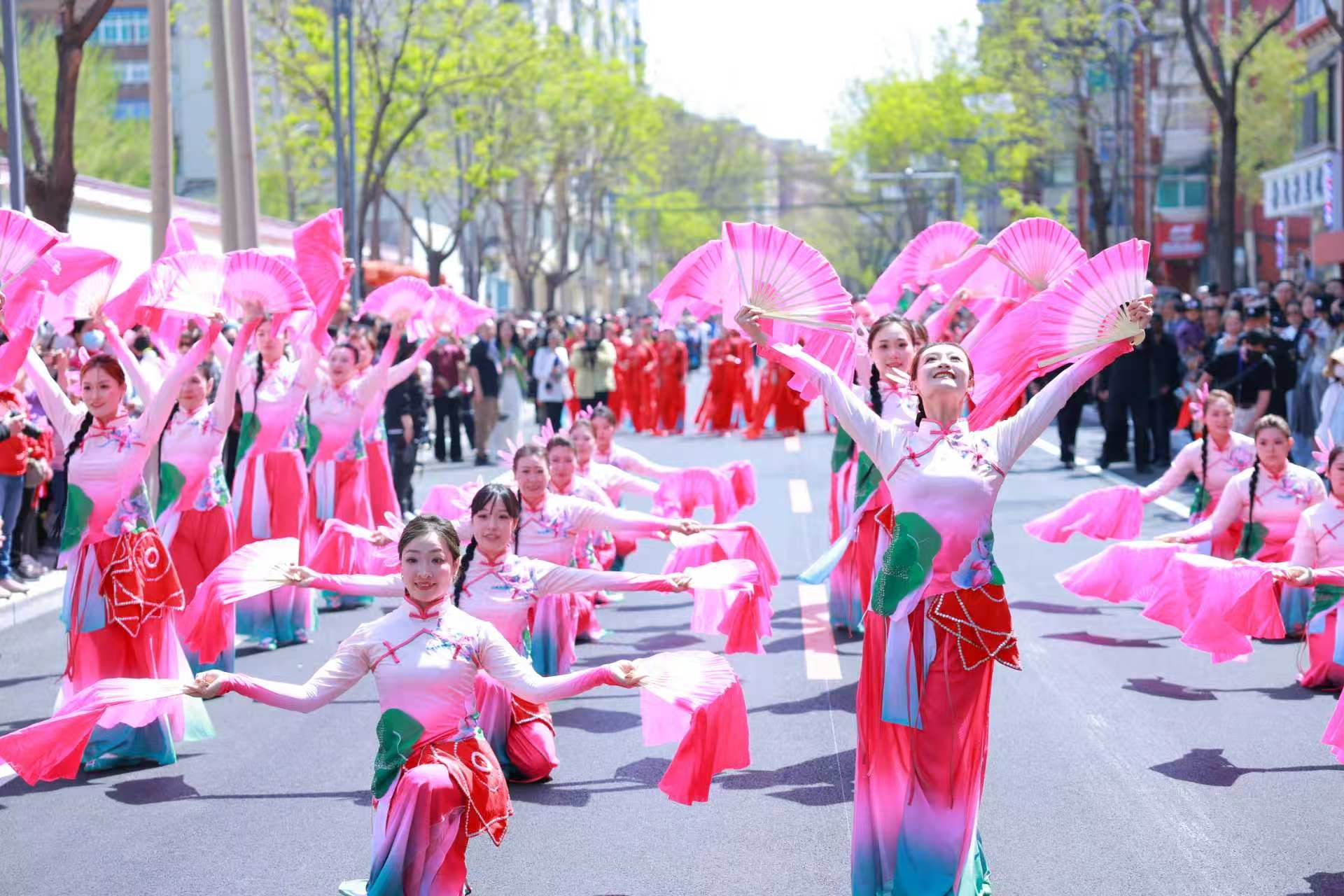 工人街“五一”巡游
