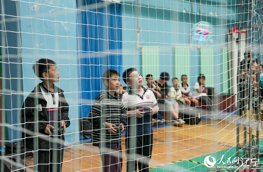 第十届全国青少年无人机大赛辽宁省赛现场。人民网记者 邱宇哲摄