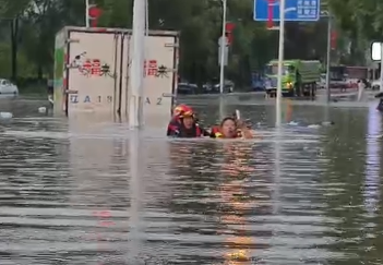 15小时鏖战强降雨!抚顺消防安全疏散转移群众102人【4】