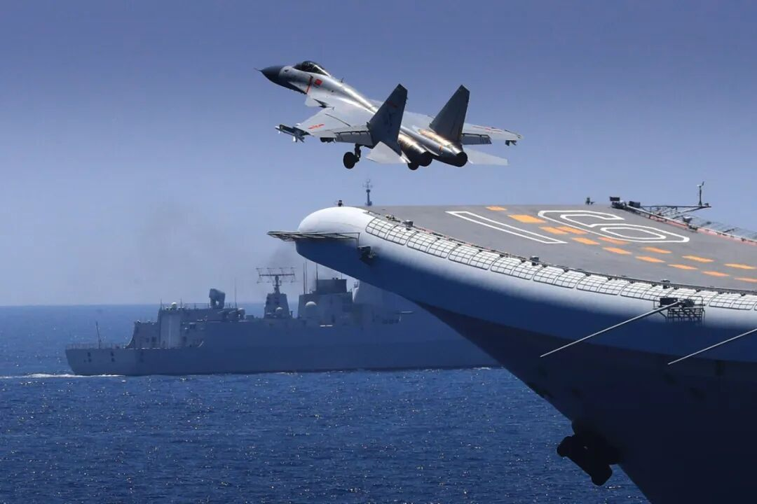 歼-15在辽宁舰上起飞。航空工业沈飞供图