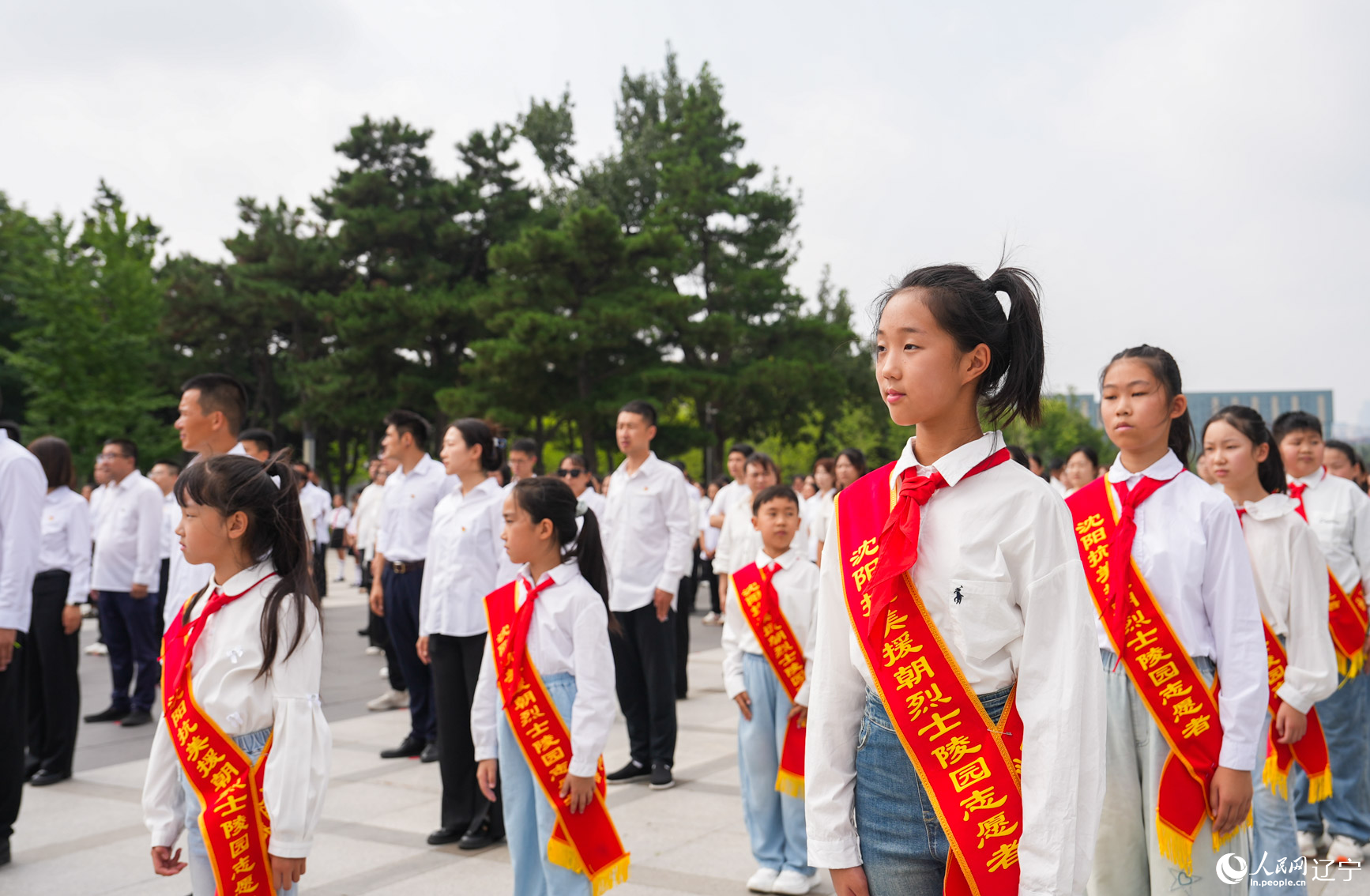 纪念抗美援朝战争胜利73周年祭英烈活动现场。人民网记者 邱宇哲摄