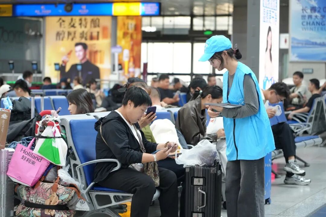 国铁沈阳局全力护航旅客国庆假期温馨出行【3】